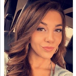 Meet your Posher, Carie